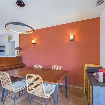 Spacious And Secure With View * ロクブリューヌ・シュル・アルジャン