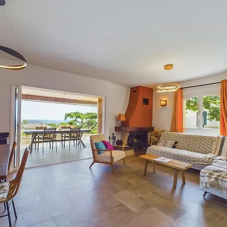 Holiday home Spacious And Secure With View *